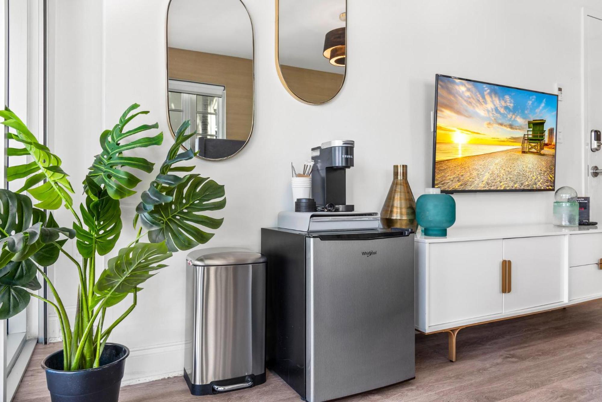 מיאמי ביץ' Luxuri Suites מראה חיצוני תמונה