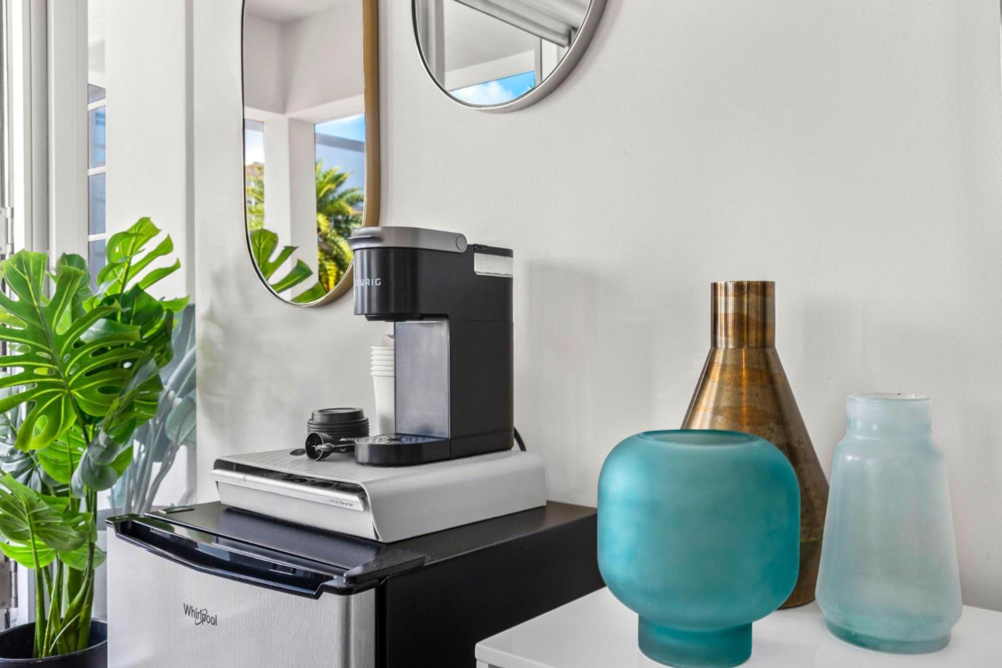 מיאמי ביץ' Luxuri Suites מראה חיצוני תמונה