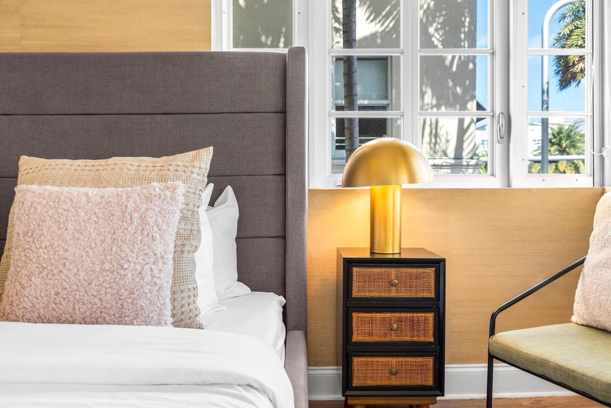מיאמי ביץ' Luxuri Suites מראה חיצוני תמונה