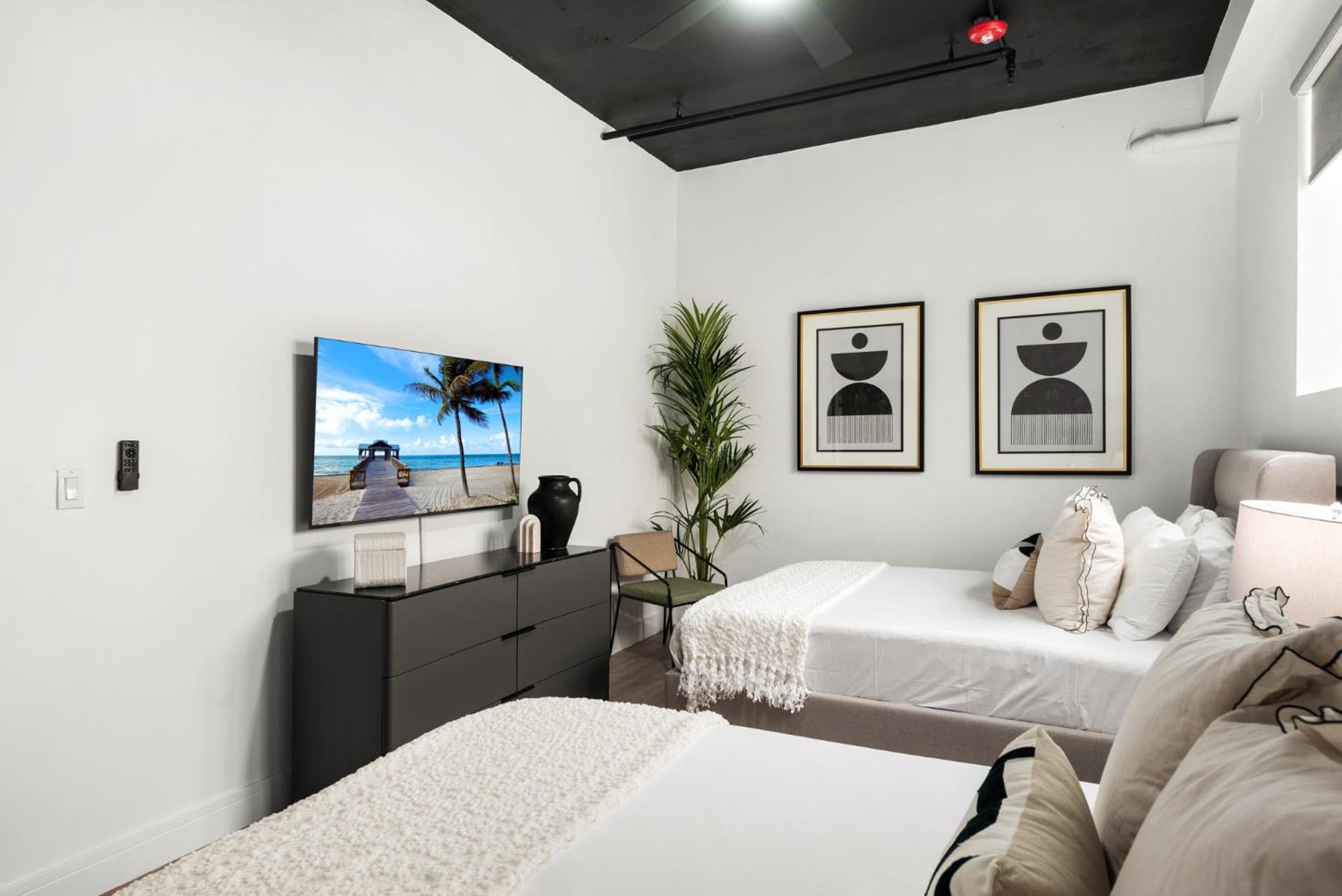 מיאמי ביץ' Luxuri Suites מראה חיצוני תמונה