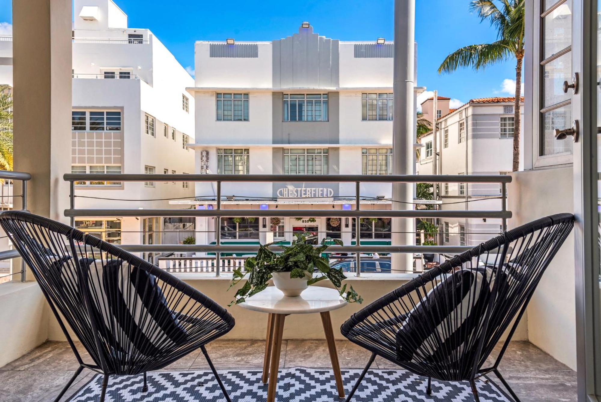 מיאמי ביץ' Luxuri Suites מראה חיצוני תמונה