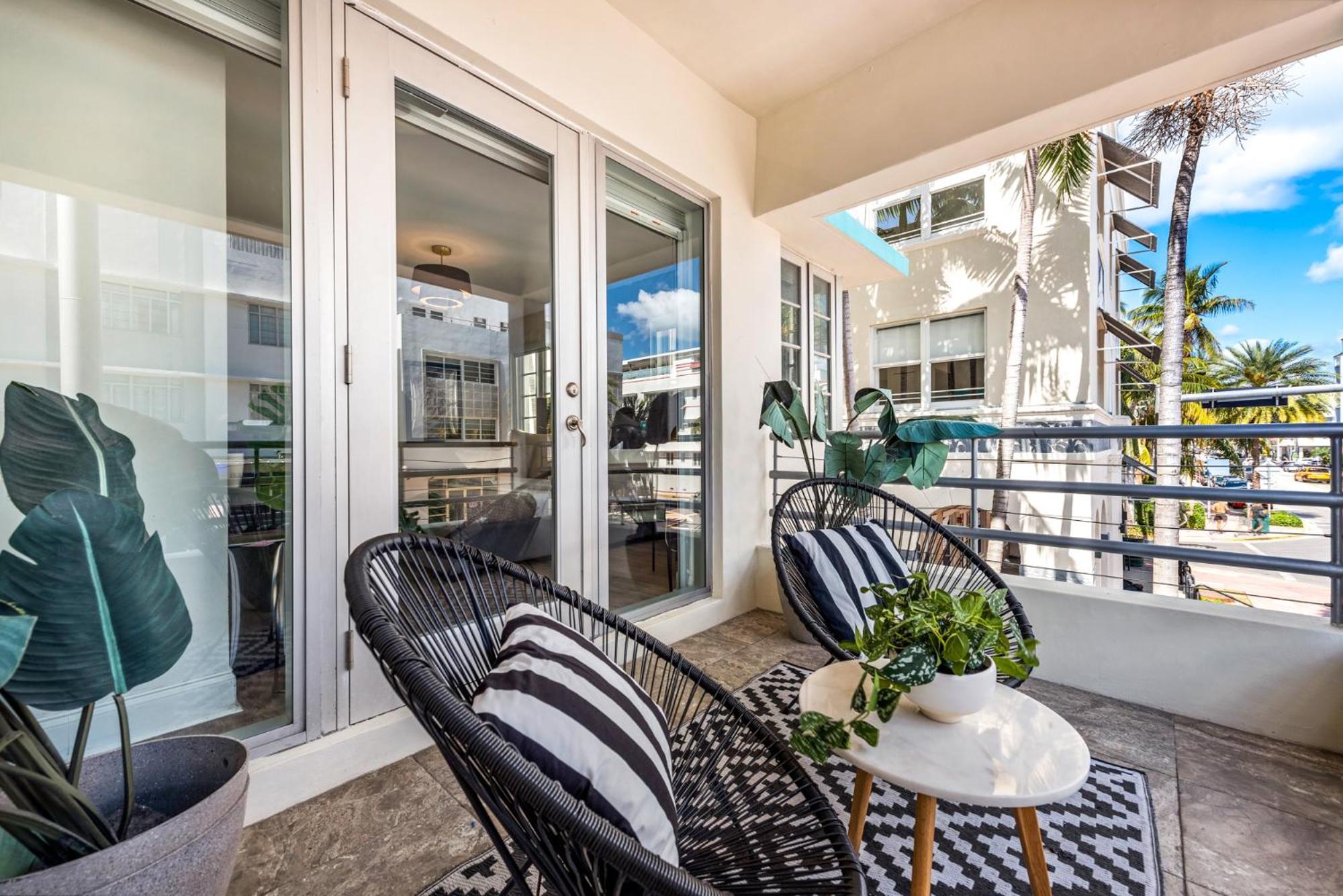 מיאמי ביץ' Luxuri Suites מראה חיצוני תמונה