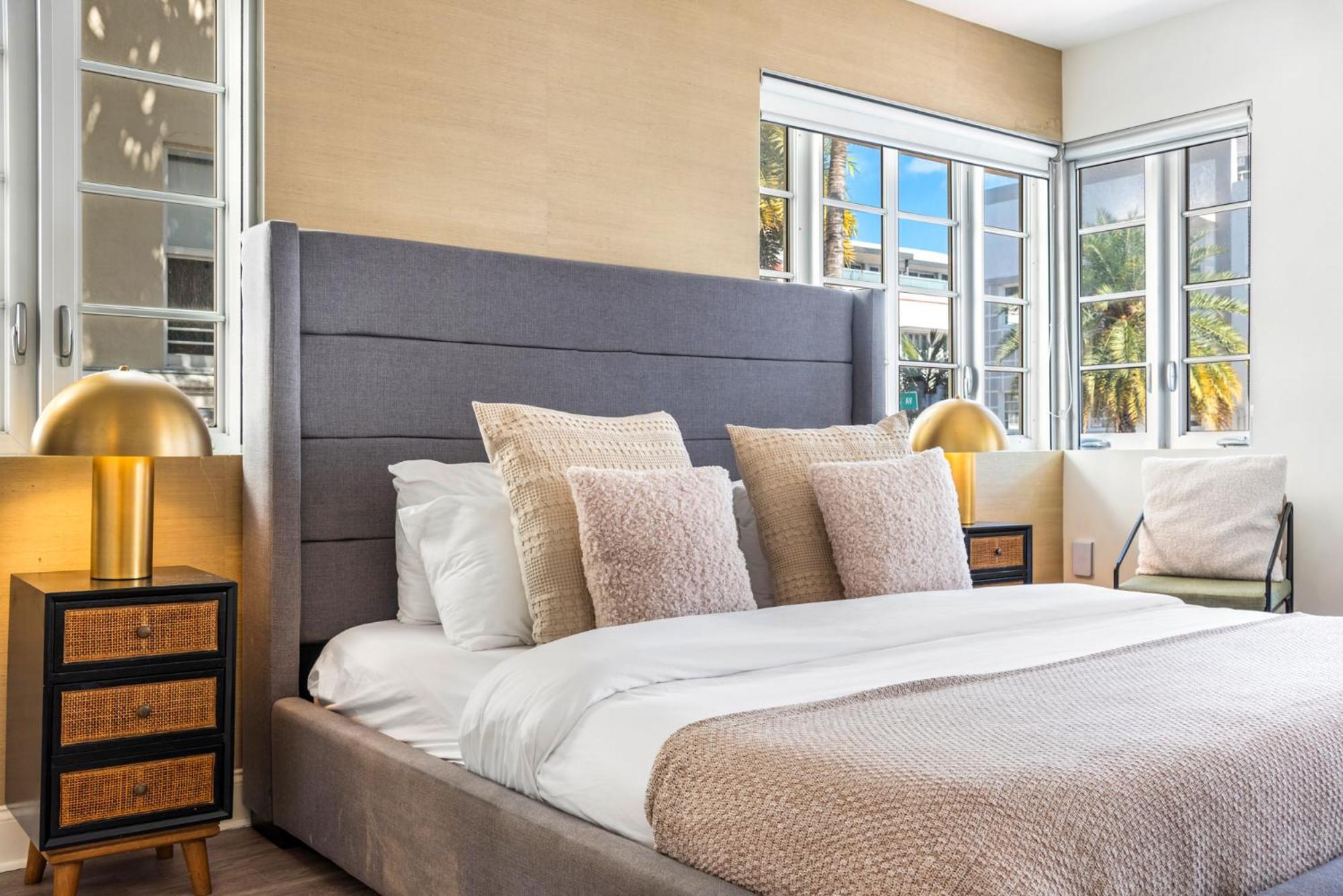 מיאמי ביץ' Luxuri Suites מראה חיצוני תמונה