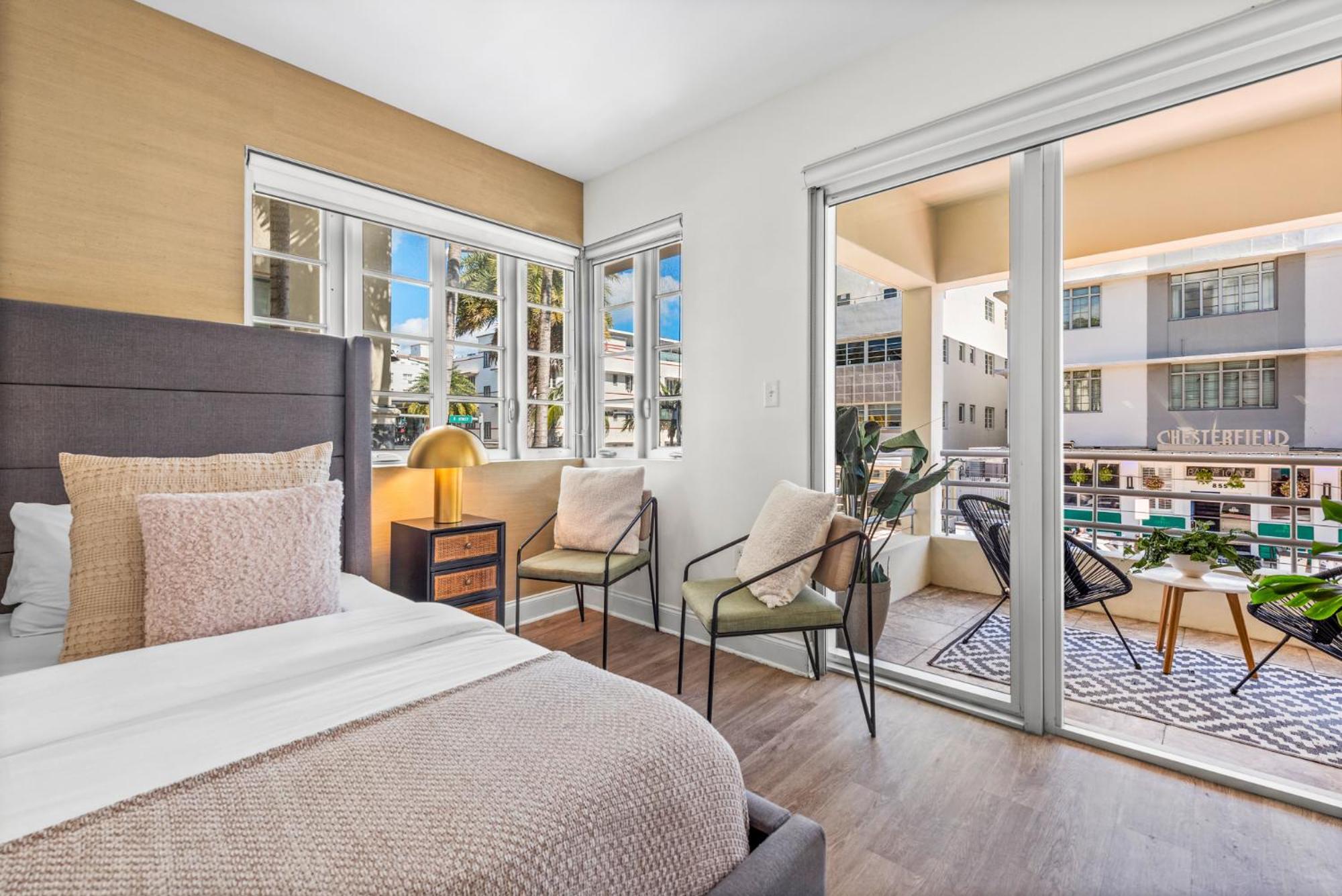 מיאמי ביץ' Luxuri Suites מראה חיצוני תמונה