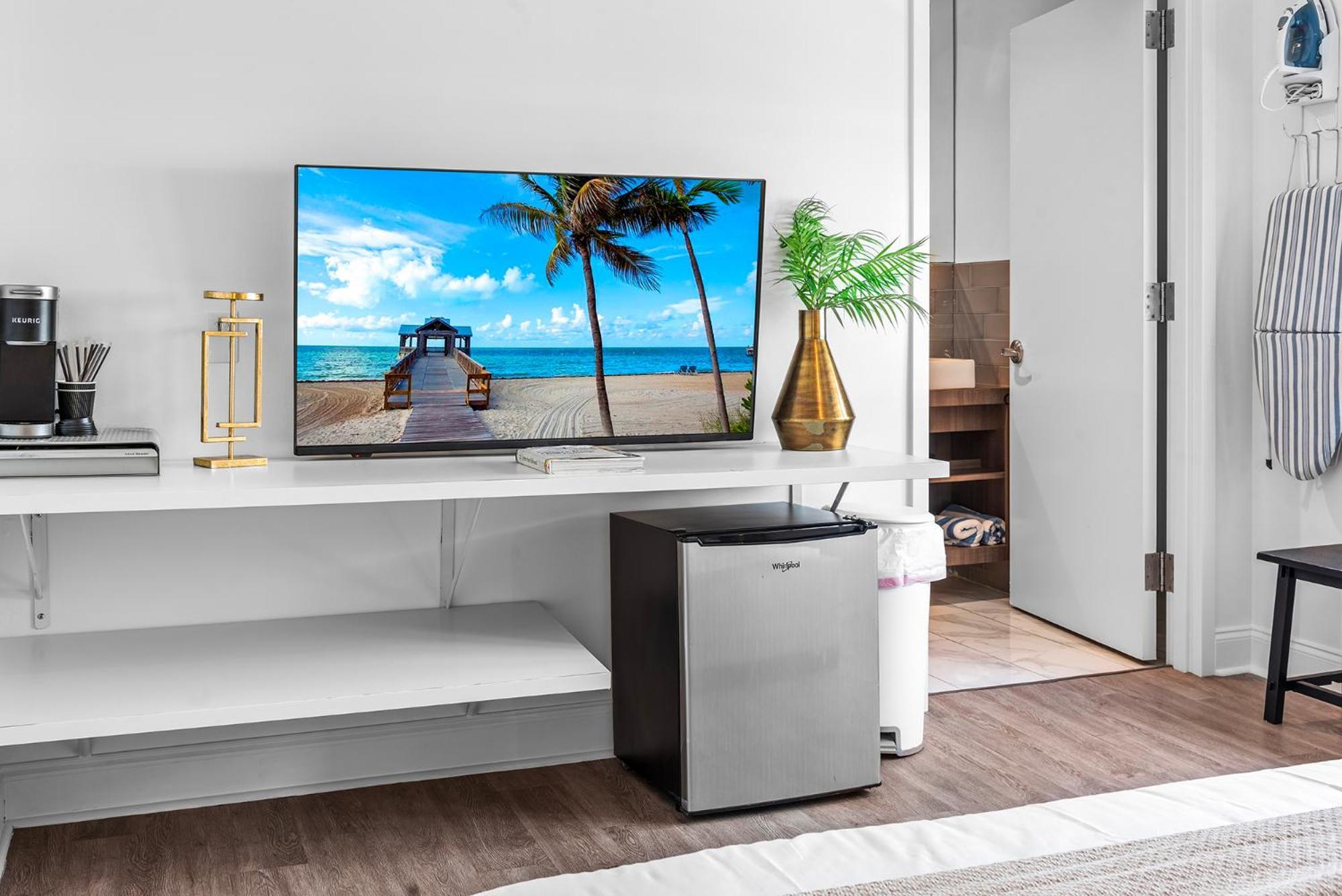 מיאמי ביץ' Luxuri Suites מראה חיצוני תמונה