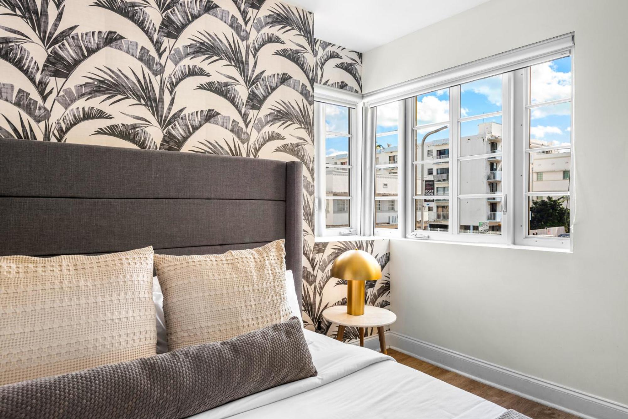 מיאמי ביץ' Luxuri Suites מראה חיצוני תמונה