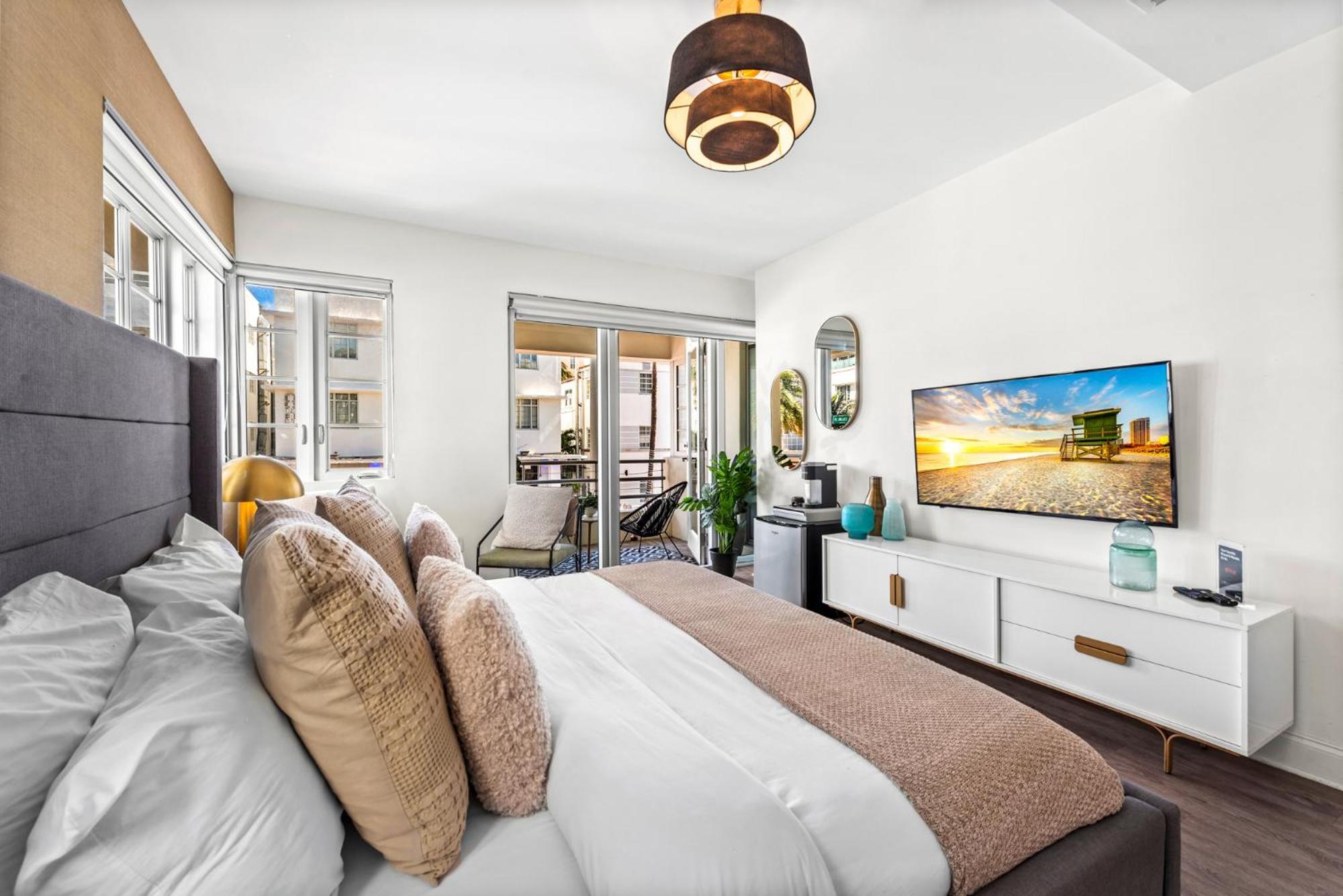 מיאמי ביץ' Luxuri Suites מראה חיצוני תמונה